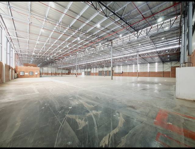 4,892M² WAREHOUSE TO LET IN POMONA